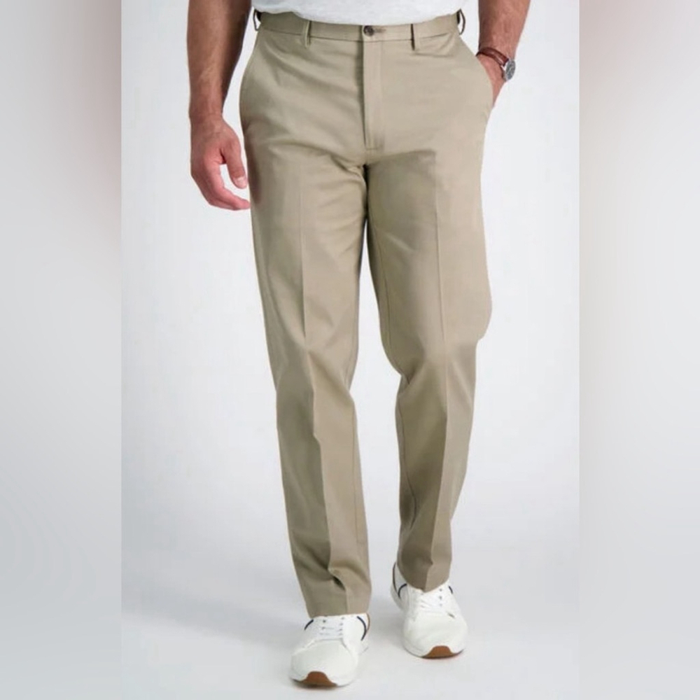 Haggar NWT Haggar Classic Fit Premium No Iron Khaki, Expandable waist, 32W X 32L